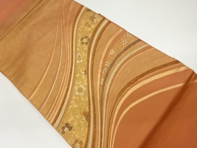 曲線に花唐草模様織出し名古屋帯